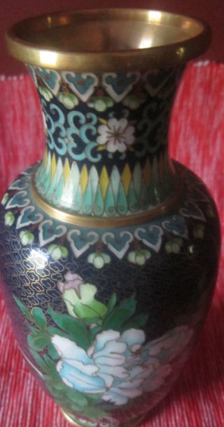 8 X 4 Inch Flowered Vase Or Jar Lined With Gold Accents photo