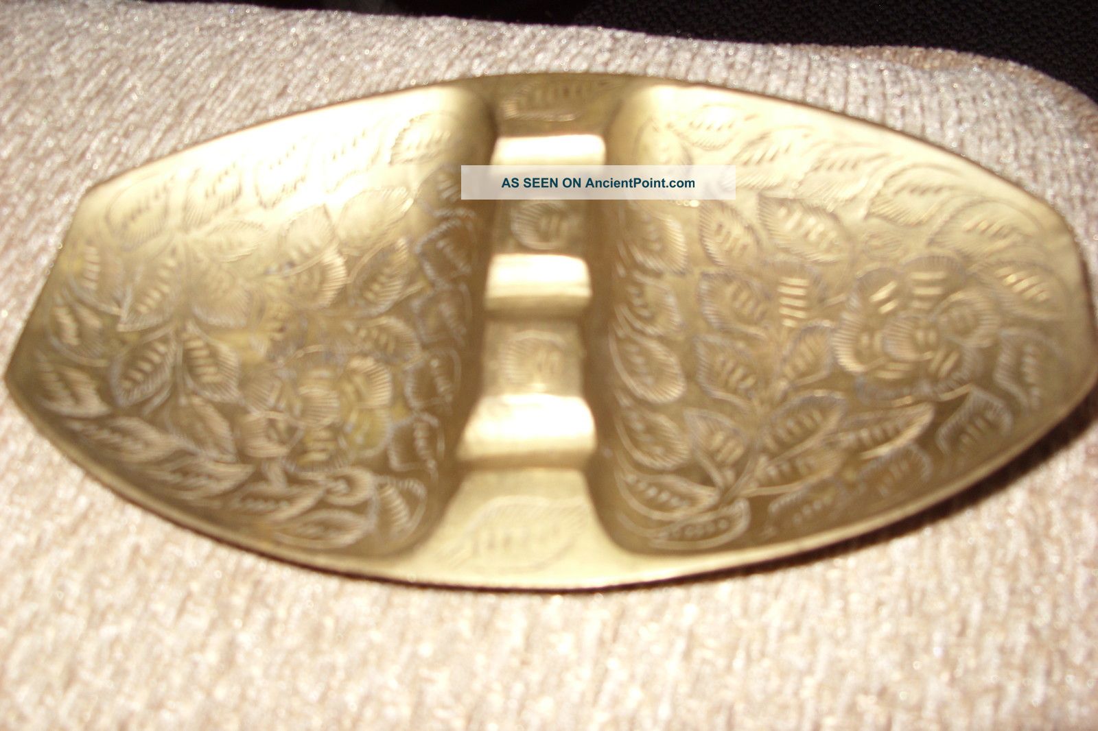 Old Vintage Rare Shape Sarna Brass India Leafs Engraving Ashtray - India photo