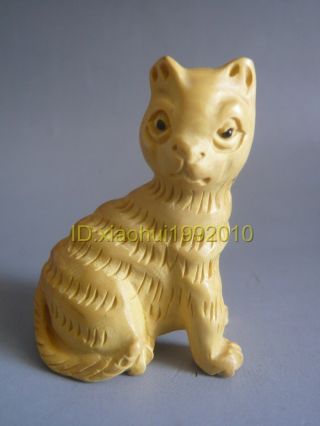 Chinese Boxwood Handwork Carving Cat Netsuke photo