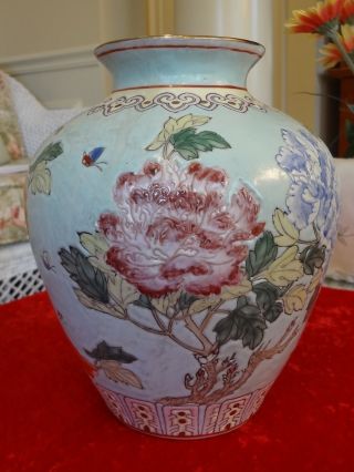 Ming Guo Family Rose Porcelain Vase photo