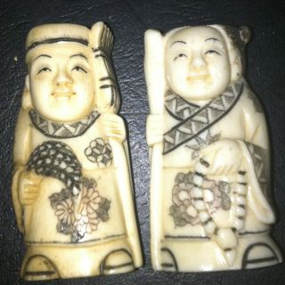 Set Of Two Chinese Netsuke Carved Figurines Man And Woman Farmers photo