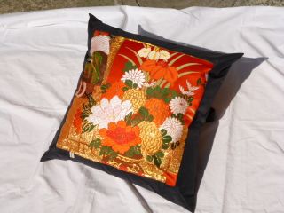 Japanese Gorgeous Cushion Fine photo