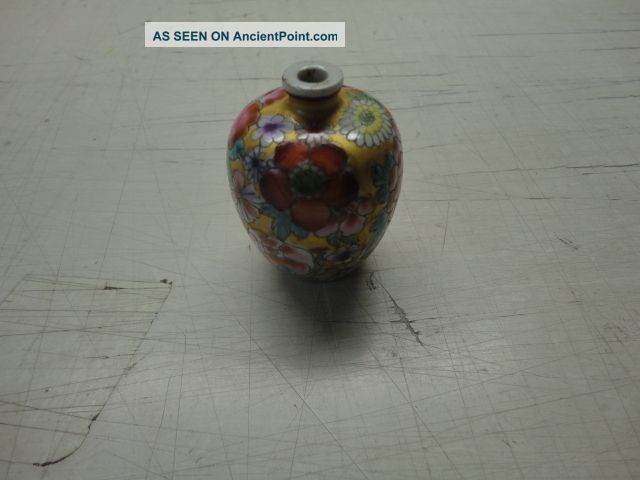 Chinese Antiques Snuff Bottles With Paintings Marks Yong Zheng Year Made Snuff Bottles photo