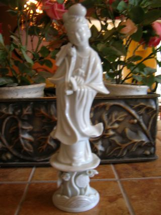 Vintage Kwan Yin Statue - White Porcelain - From China/japan photo