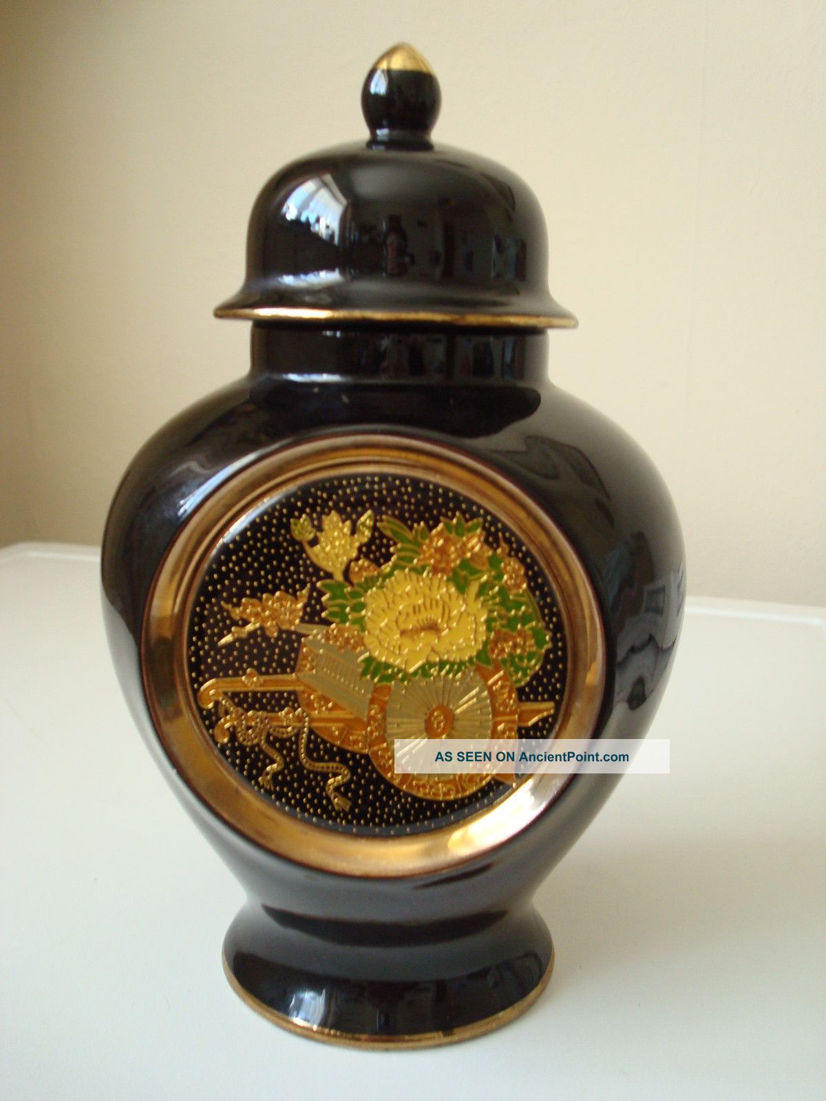 Stunning Quality Japanese Cloisonne Vase Temple / Ginger Jar Cloisonne photo