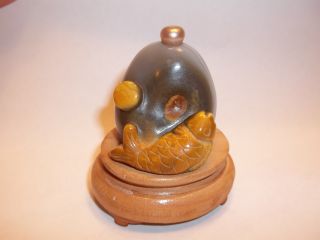 Carved Snuff Bottle - Shaded Grey - Brn Banded Agate W/ Goldfish - Pearl Top & Base photo