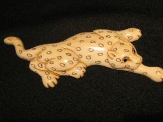 Antique Japanese 象牙 Ox Bone Okimono Flat Figure Leopard Enamel Eyes Signed photo