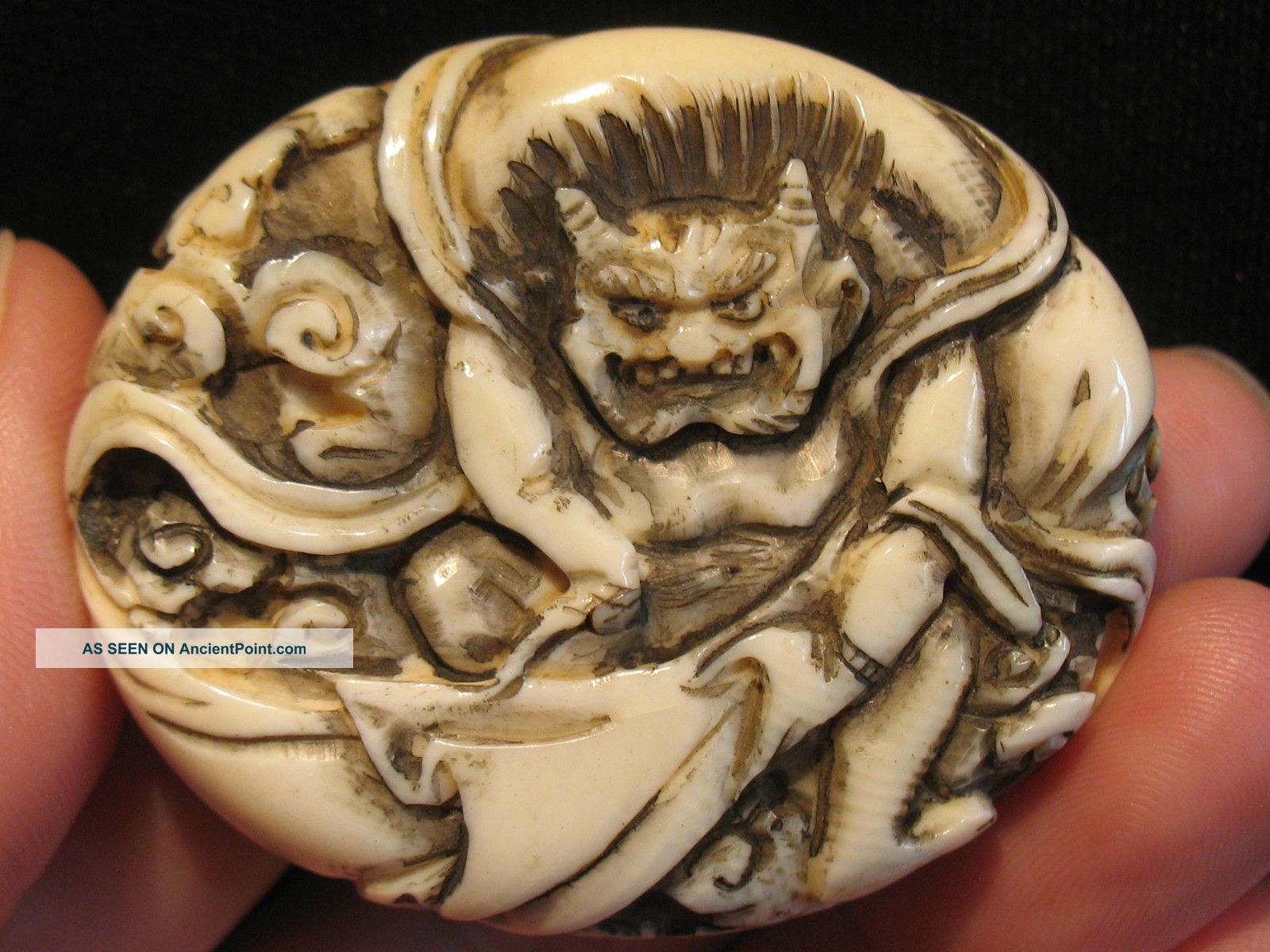 Rare Antique Japanese 象牙 Ox Bone Round Netsuke Oni Devil Clouds Sky Signed Netsuke photo