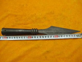 Chinese Ancient Swords Black Spearhead Carven Round Handle photo