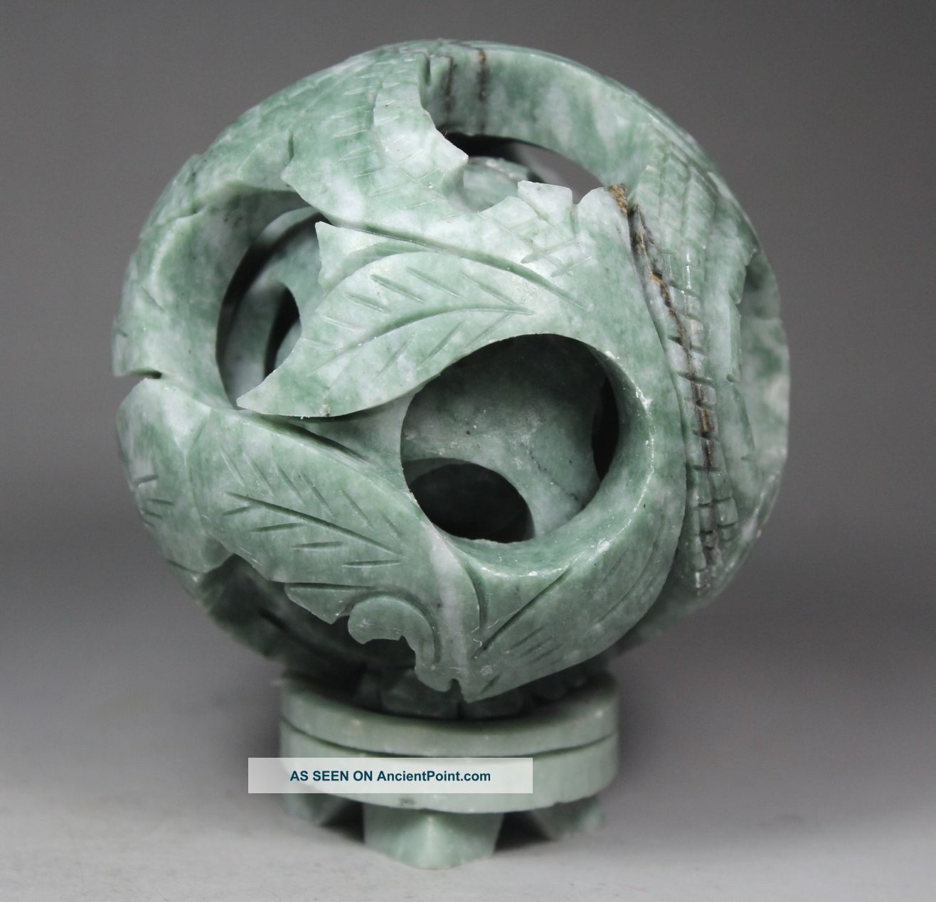 Chinese Old Jade Handwork Carving Dragon Ball Statue Decoration Other photo