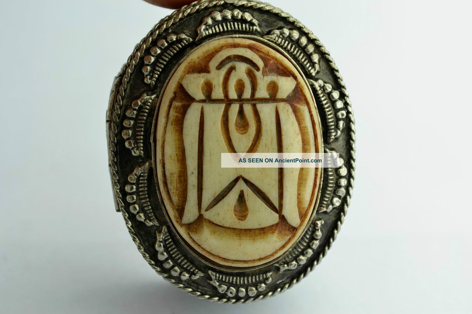China Collectibles Old Decorated Handwork Tibet - Sliver Figure Ring Box ++++++++ Jade/ Hardstone photo