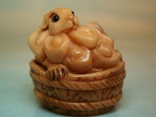 Mouse In Tub Of Gold - Netsuke Ukn862 photo
