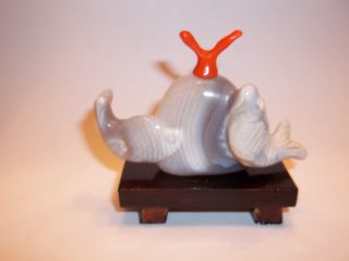 Carved Snuff Bottle - Two Fish - Shaded Grey/ White Banded Agate With Stand photo