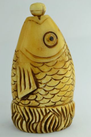China Collectibles Old Decorated Handwork Carving Fish Snuff Bottle ++++ photo
