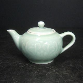F372: Japanese Blue Porcelain Teapot For Sencha With Good Relief. photo