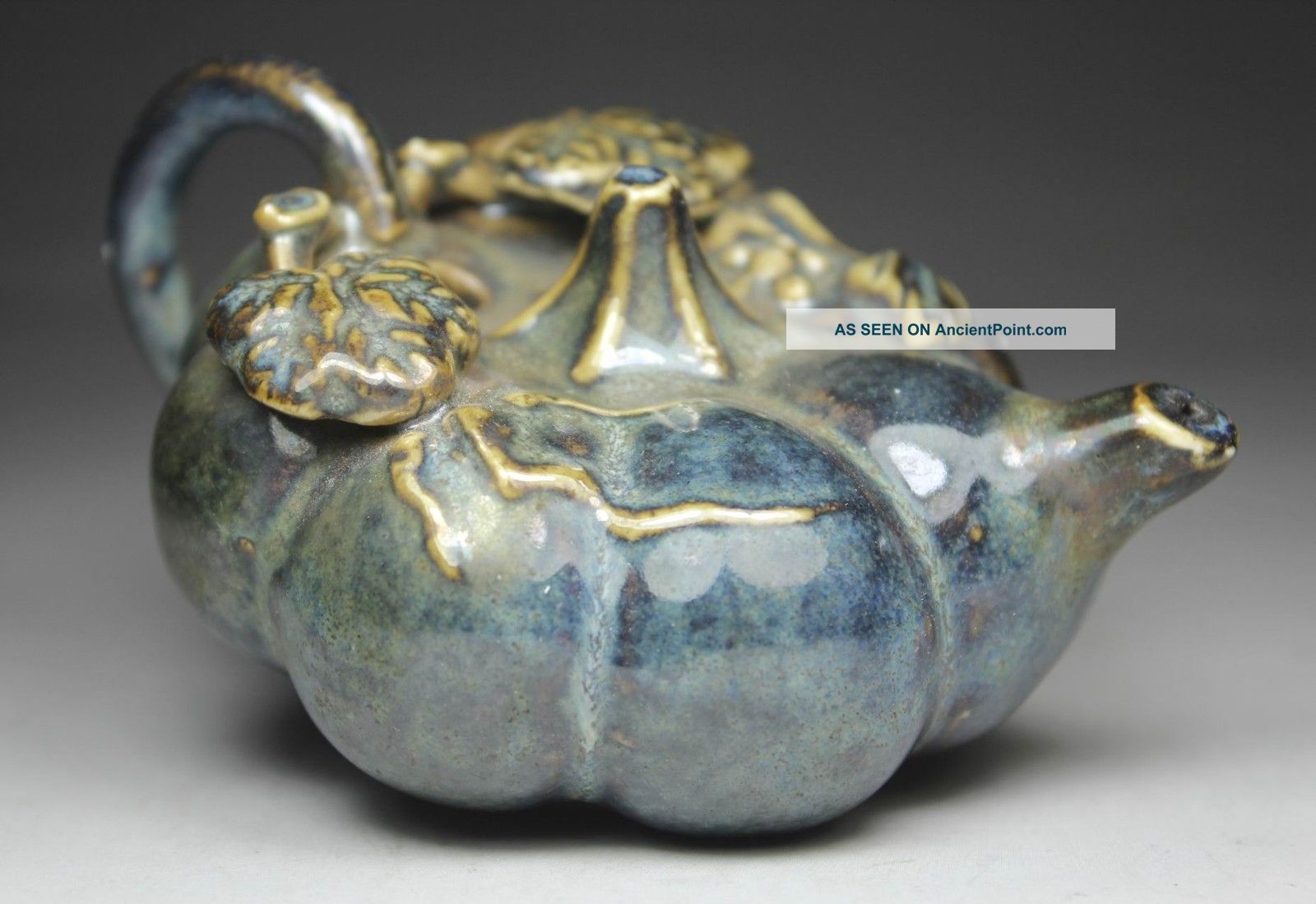 Chinese Handwork Painting Flower Old Porcelain Tea Pot Porcelain photo