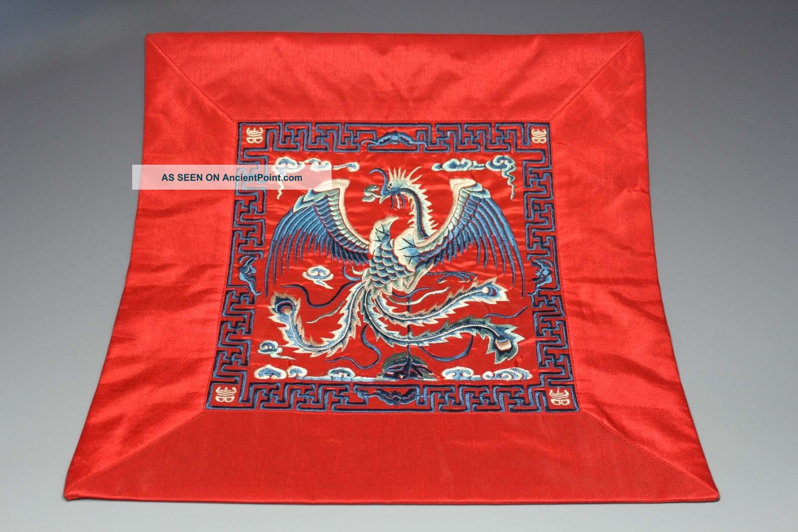 Chinese Silk Wonderful Handwork Embroidery Phoenix Decoration Embroidery photo