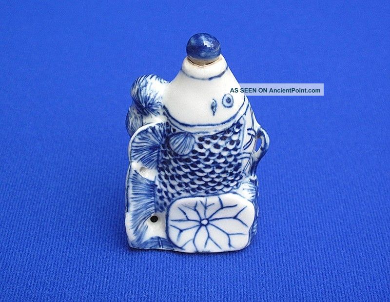 Fine Antique Chinese Blue & White Porcelain Fish Snuff Bottle Signed Snuff Bottles photo