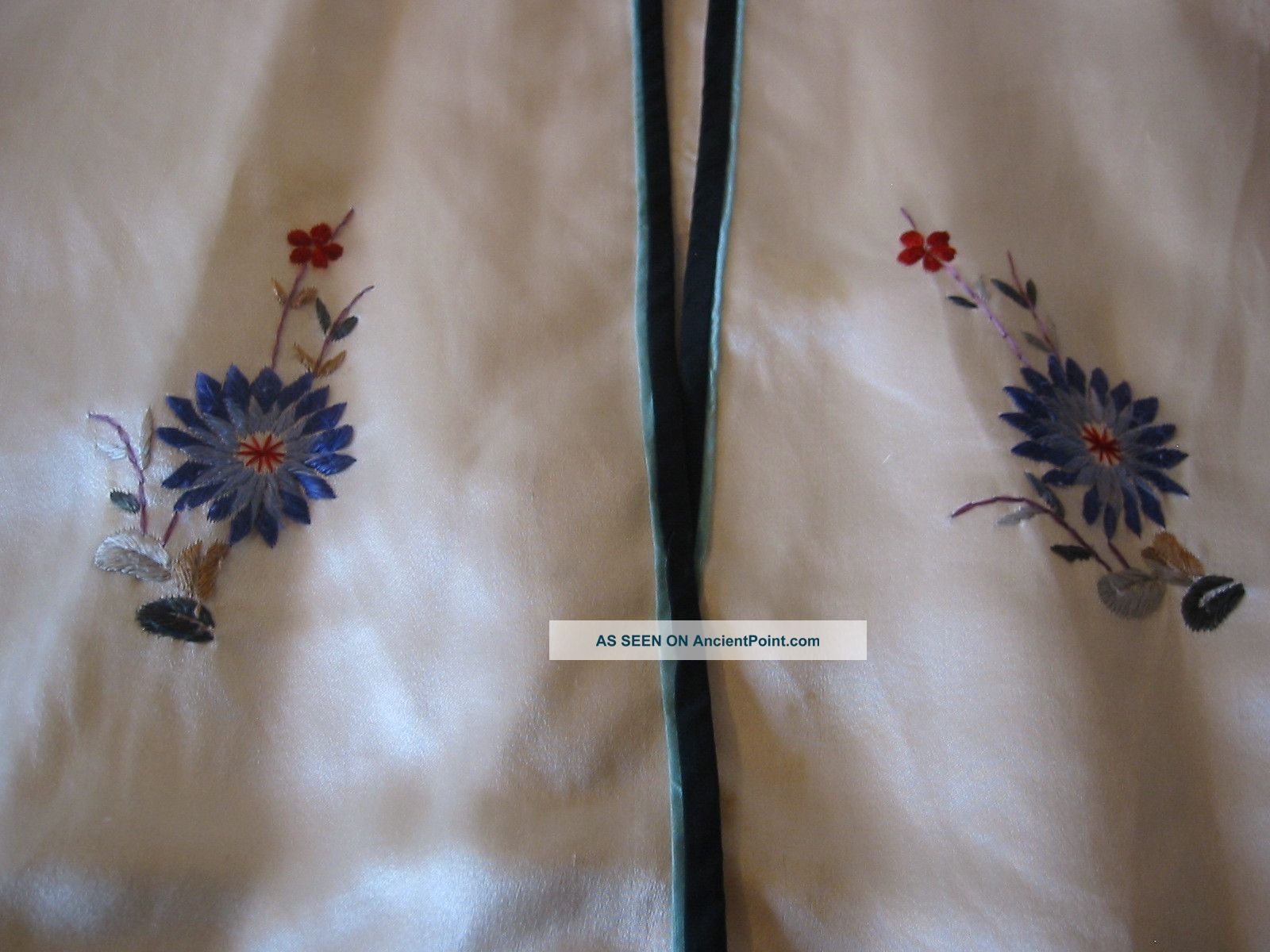 Vintage Antique Hand Embroidered Kimono Silk Robe Robes & Textiles photo