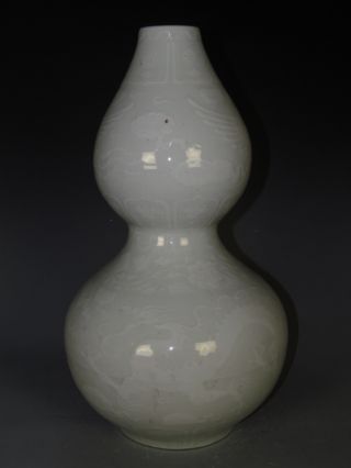 Fine Chinese Huge Purely White Porcelain Dragon & Phenix Gourd Vase photo