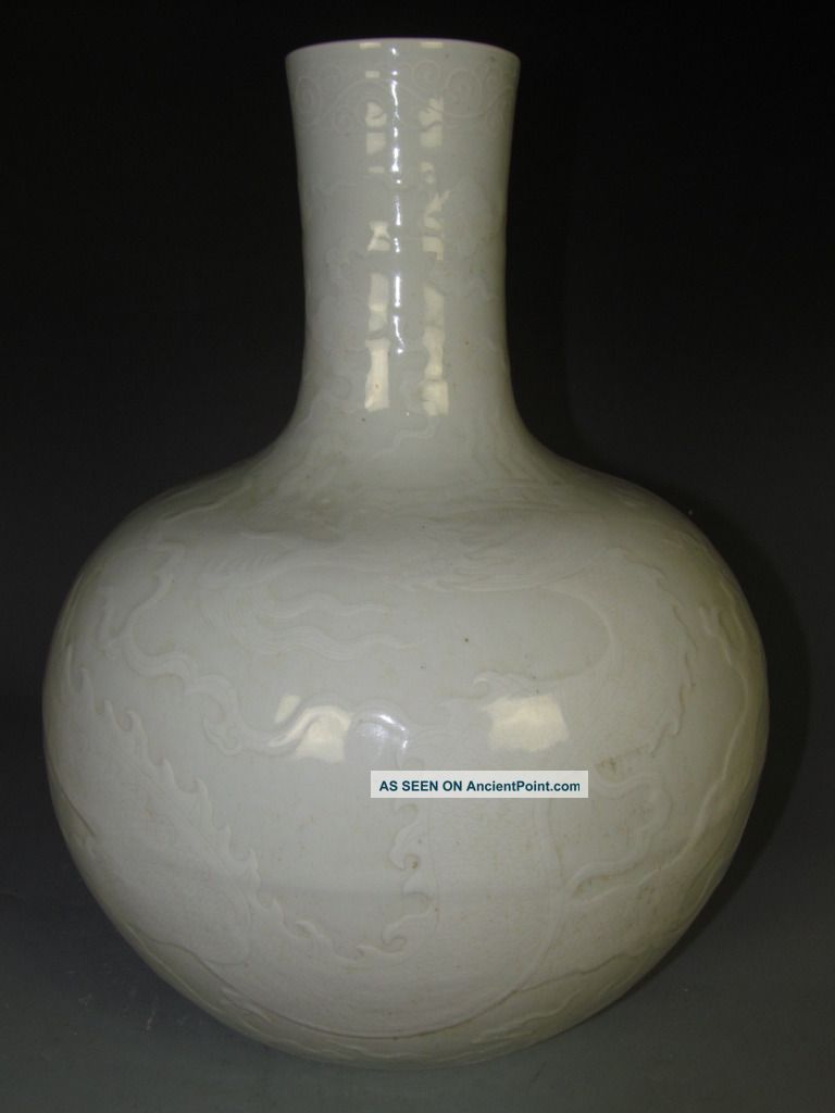 Fine Chinese Rare Purely White Porcelain Dragon Vase Vases photo