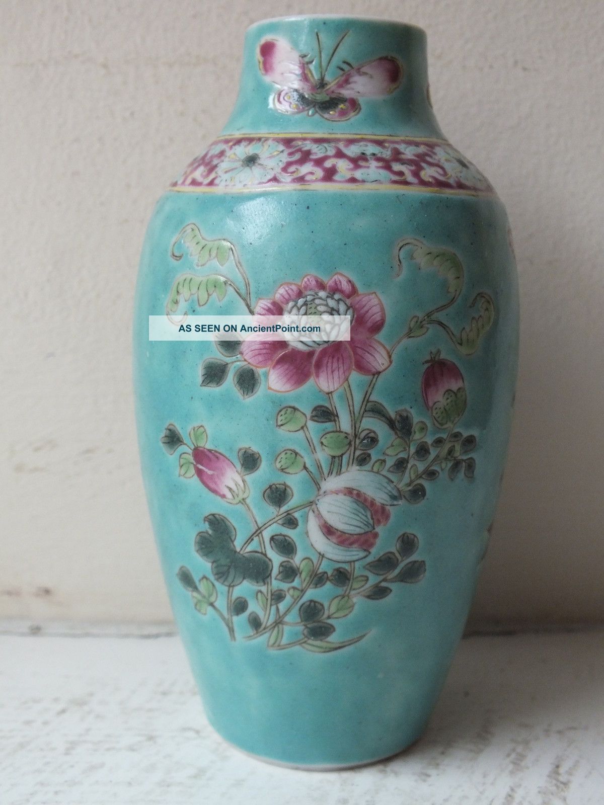 Quality 19th C Chinese Porcelain Enamelled Small Vase Vases photo