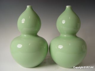Pair Chinese Celadon Porcelain Gourd Vases 13 