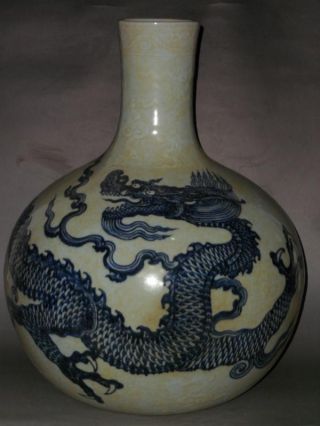 Chinese Antiques Blue And White Porcelain Dragon Vase photo