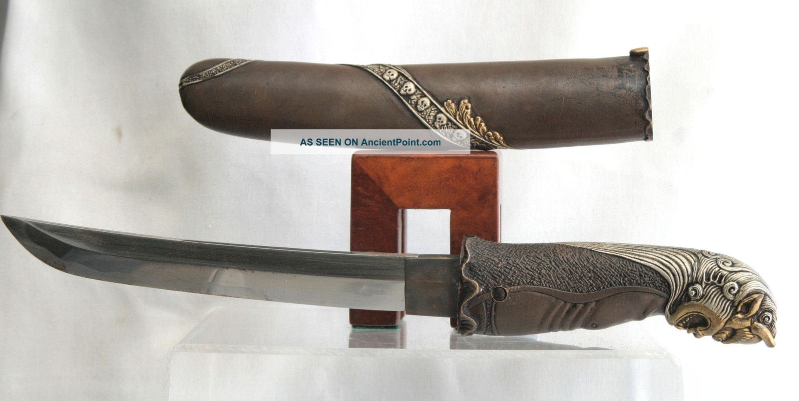 Exquisite World War Ii Japanese Dagger With Gilted Silver Inlaid Circa 1940s Military photo