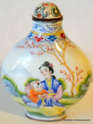Chinese Qianlong Style Hand Painted Enameled Mother & Child Snuff Bottle photo