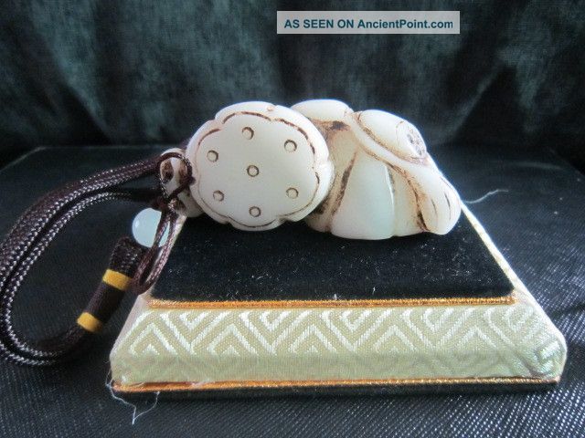 Hetian Jade Liancai,  Rope Wear In Inside,  On The Inside Of The Box Necklaces & Pendants photo
