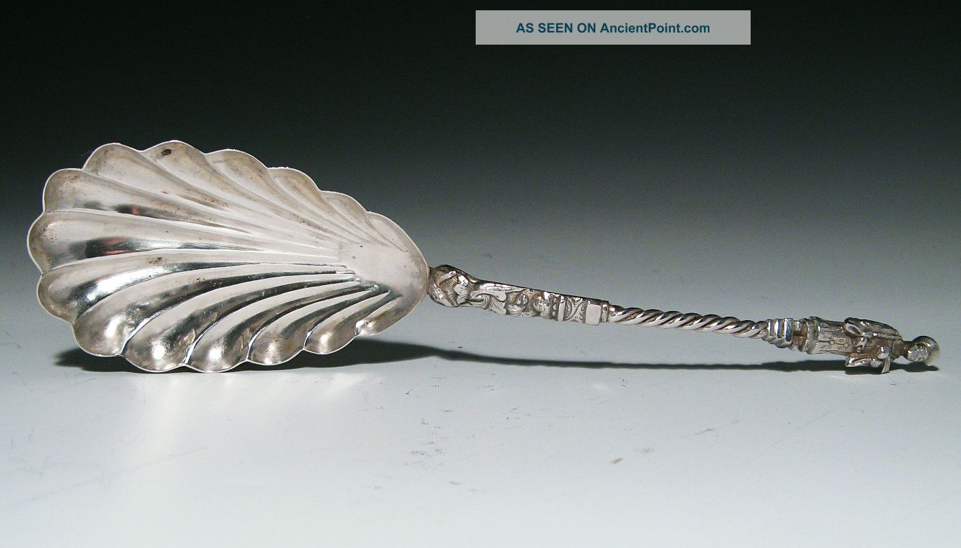 Lovely Old Chinese Silver Scalloped Spoon With Figures - Luen Wo Other photo