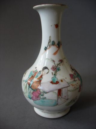A Qing Dynasty Famille Rose Cabinet Vase,  1870 C. photo