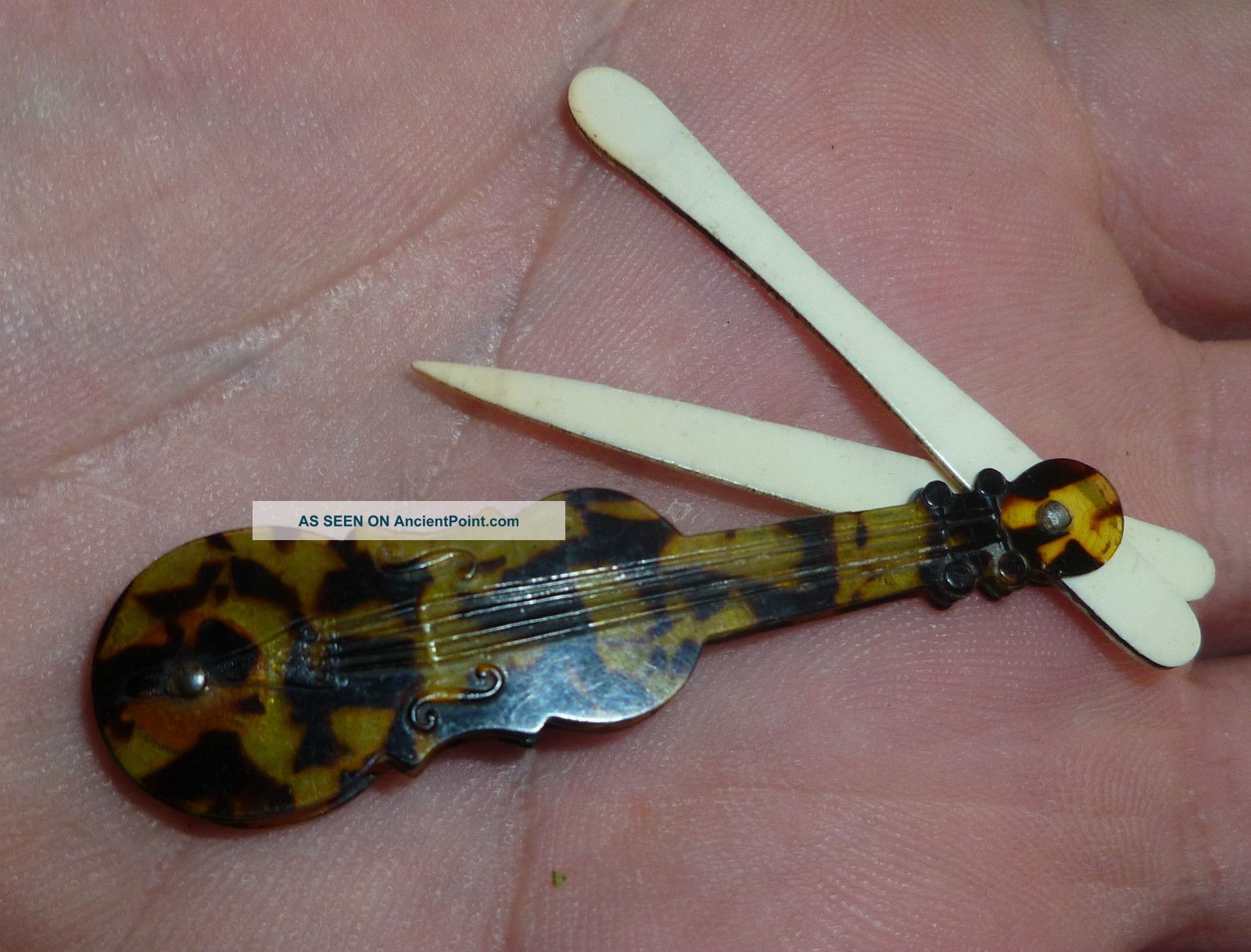 Rare Faux Tortoiseshell Mini Toothpick & Earwax Spoon Violin Design Early C19th Other photo