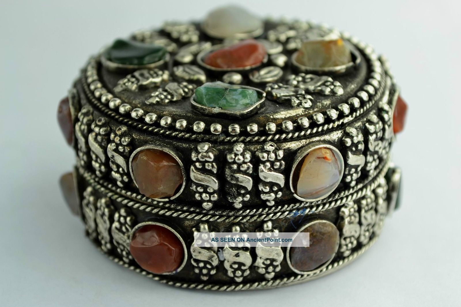 China Rare Collectibles Old Decorated Handwork Tibet - Sliver Agate Jewel Box +++ Jade/ Hardstone photo