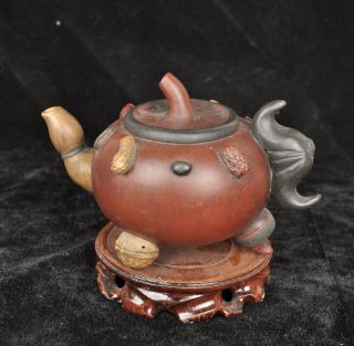 Good And Amazing 18th Century Chinese Yixing Teapot photo