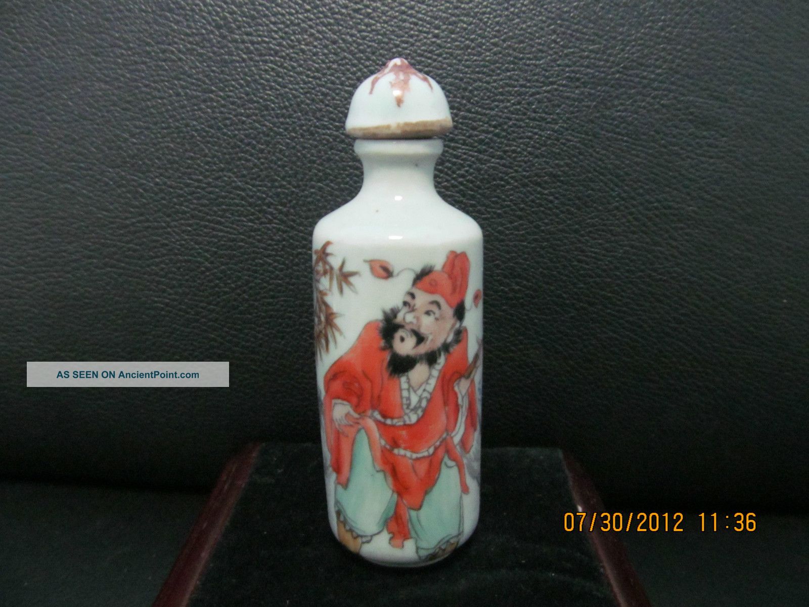 Chinese Snuff Bottle Unique Style Bargain Price Snuff Bottles photo