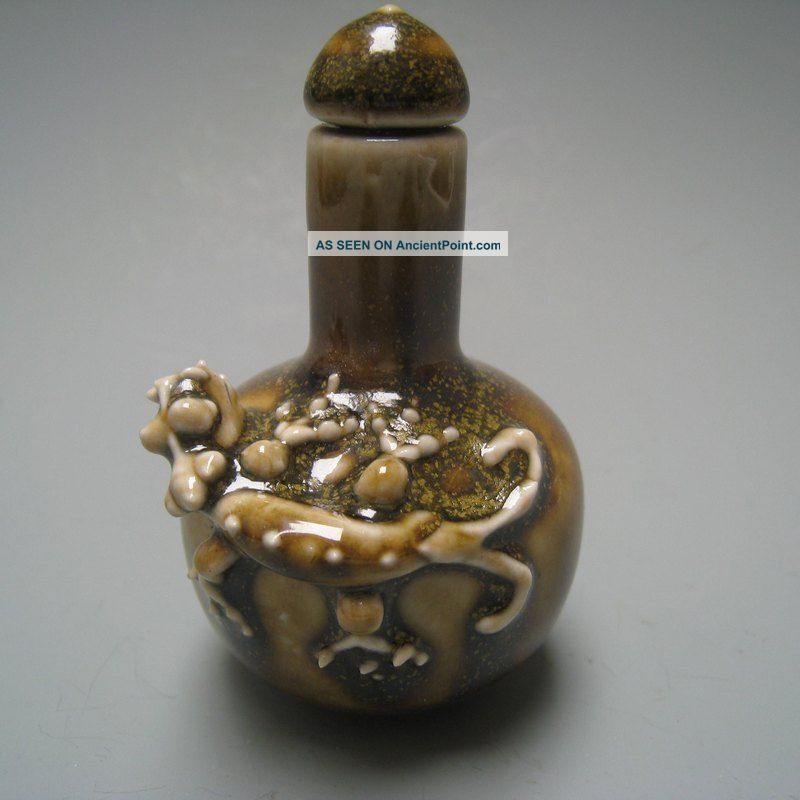 19th.  C Sauce Glaze Bottom Wealth Chi Tiger Porcelain Snuff Nr Snuff Bottles photo