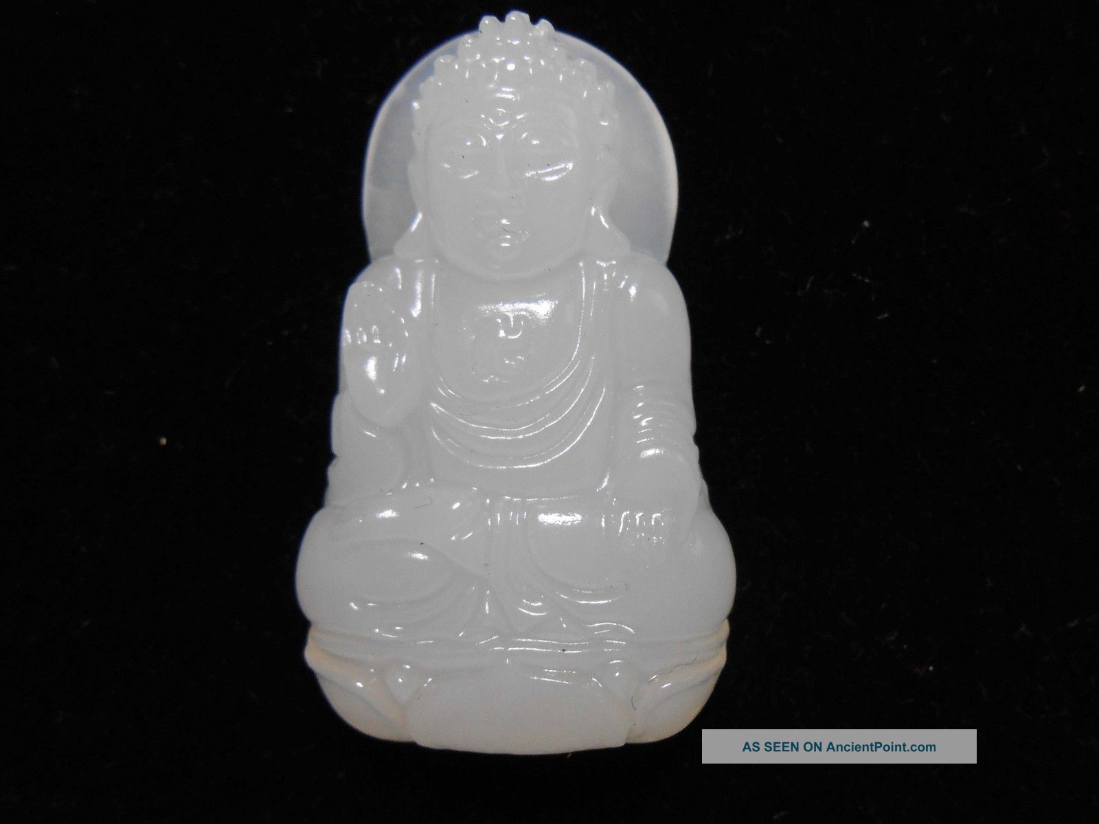 A White Jade Carving Sakyamuni Buddha.  Pendants Statues photo