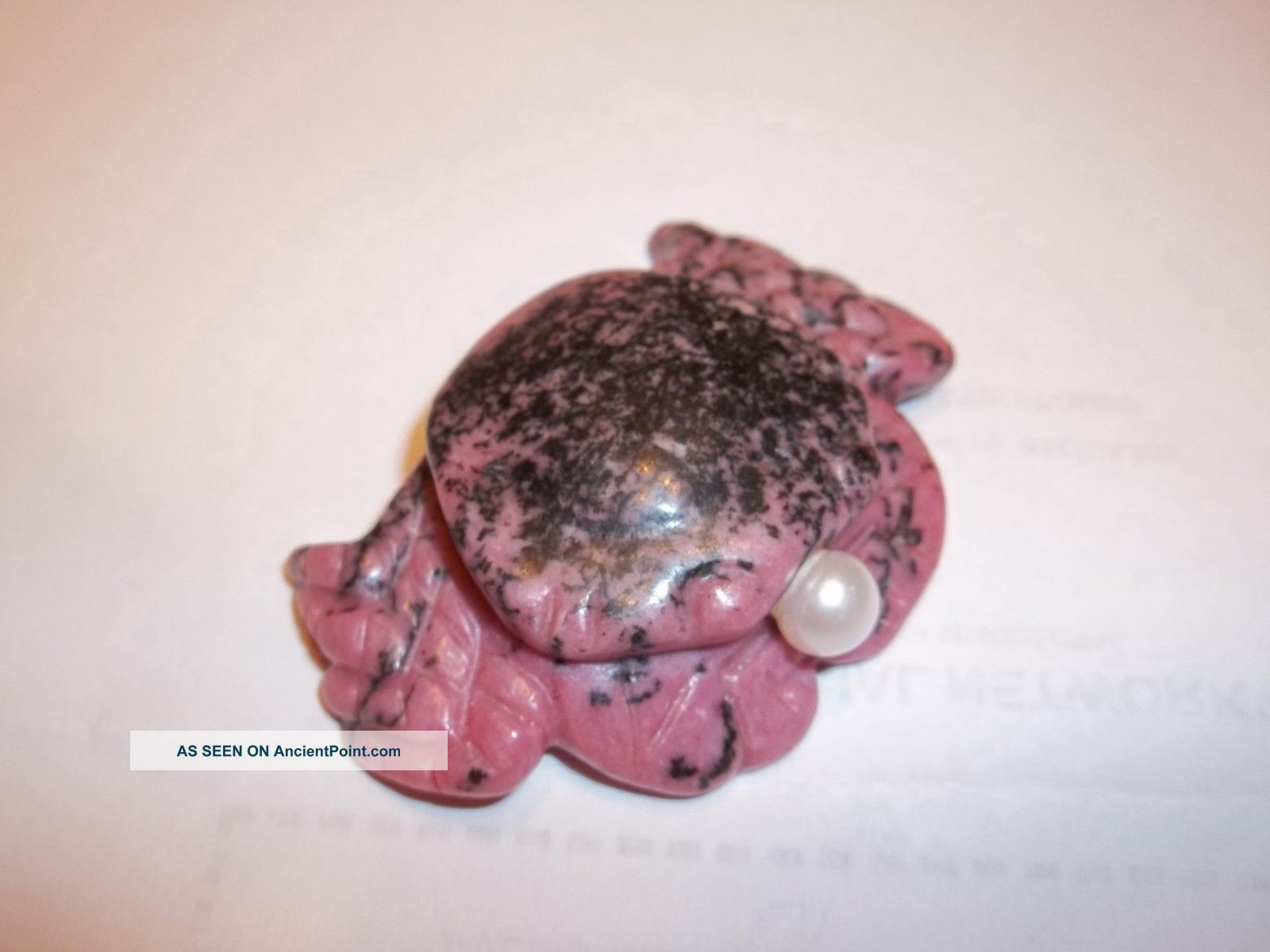 Carved Snuff Bottle - Rhodinite Crab With Pearl Stopper And Spoon - Unique Snuff Bottles photo