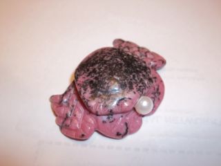 Carved Snuff Bottle - Rhodinite Crab With Pearl Stopper And Spoon - Unique photo