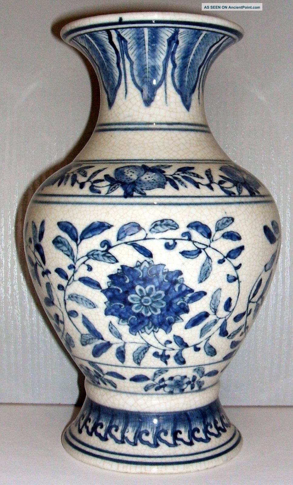 Chinese Blue And White Crackle Glaze Vase Ming Decoration Flared Footrim Porcelain photo