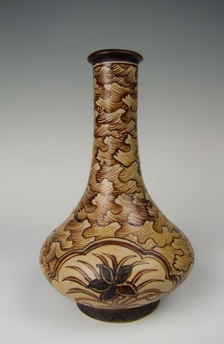 One Jizhou Ware Long - Necked Porcelain Vase With Wave And Flower Pattern photo