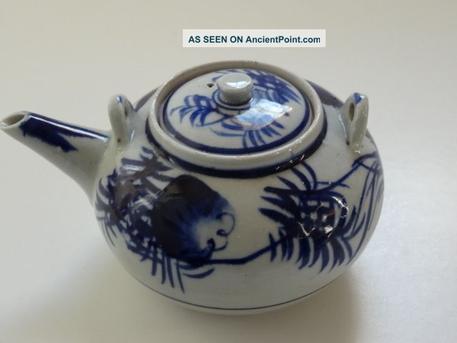 Antique Chinese Export Porcelain Blue And White Fern Leaf Teapot Porcelain photo