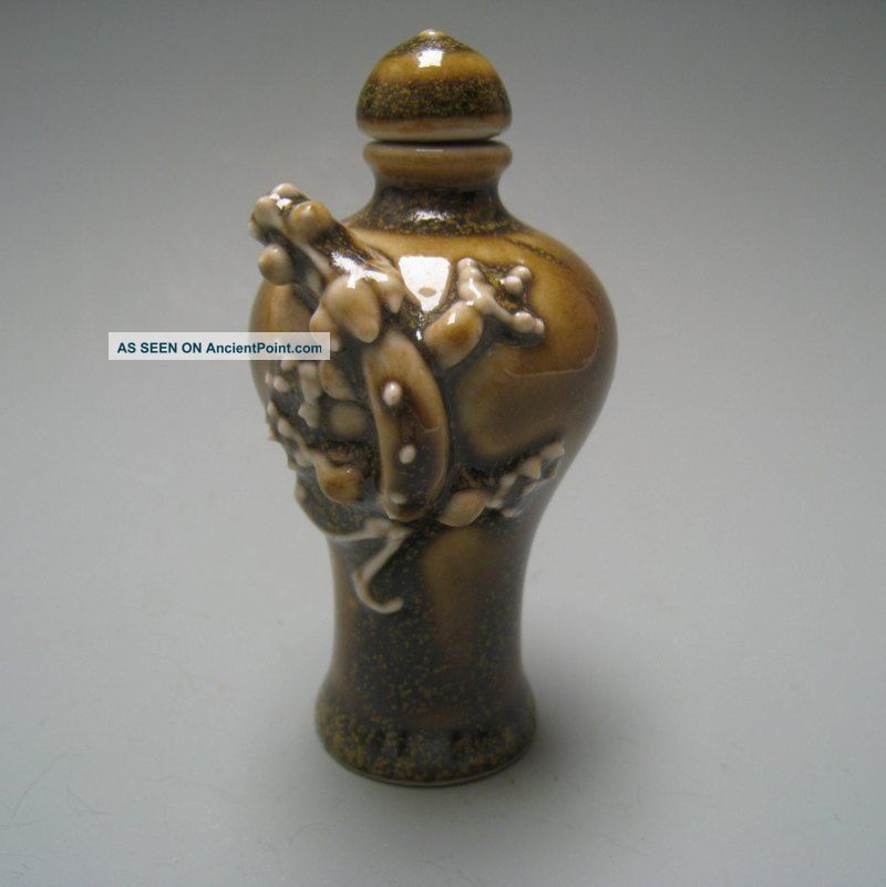 19th.  C Sauce Glaze Bottom Wealth Chi Tiger Porcelain Snuff Nr 012 Snuff Bottles photo
