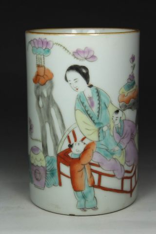 Chinese Handwork Painting Belle Favorite Old Porcelain Brush Pot photo