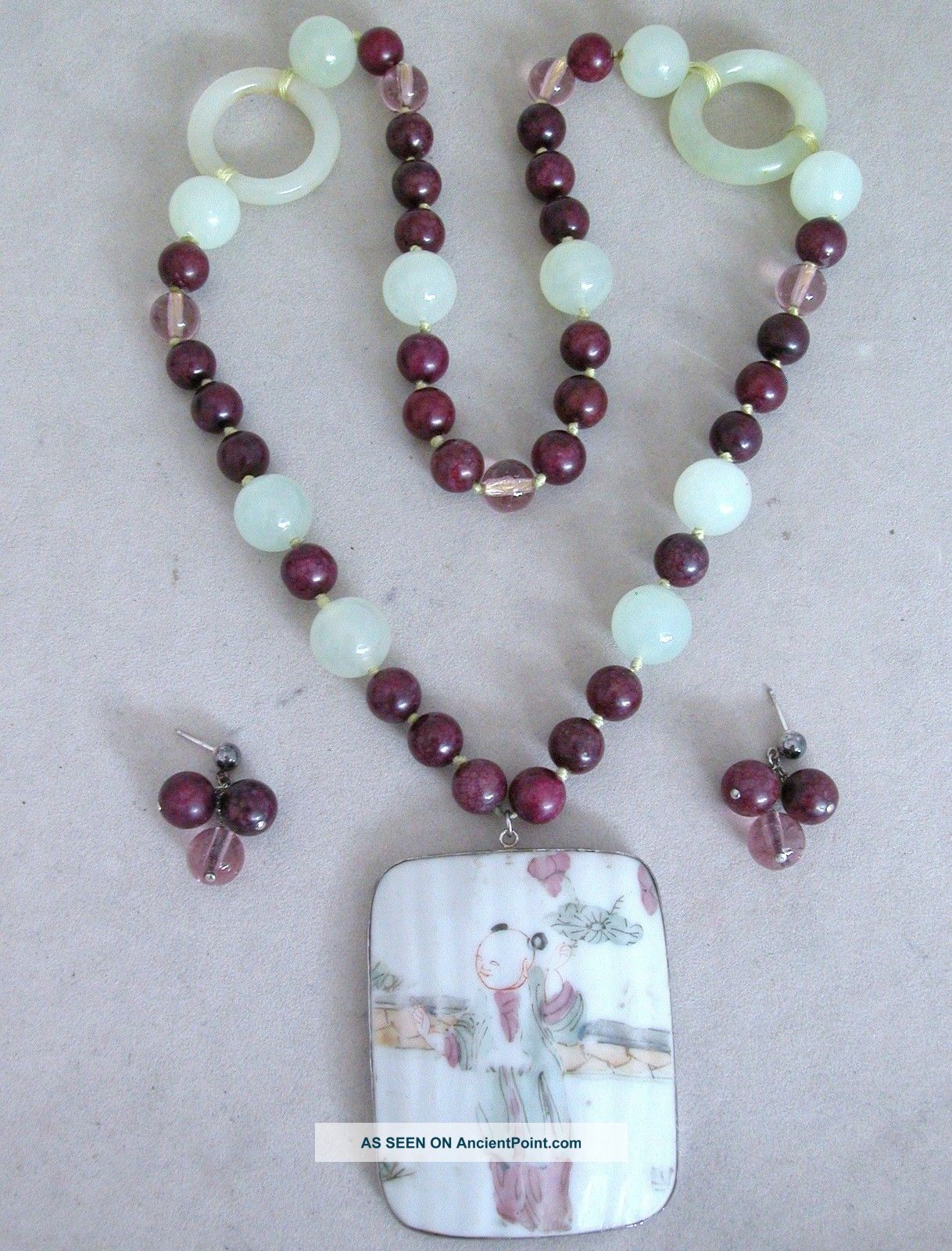 Chinese Green Serpentine Bead & Ring Necklace With Porcelain Pendant (21 