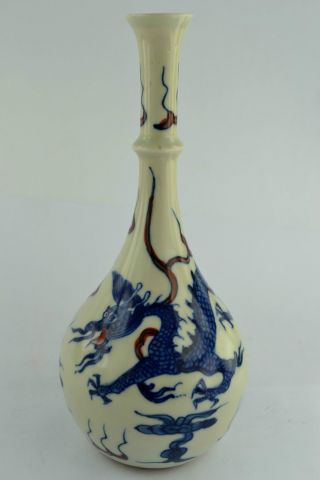 - China Collectibles Old Handwork Porcelain Drawing Dragon Vase photo