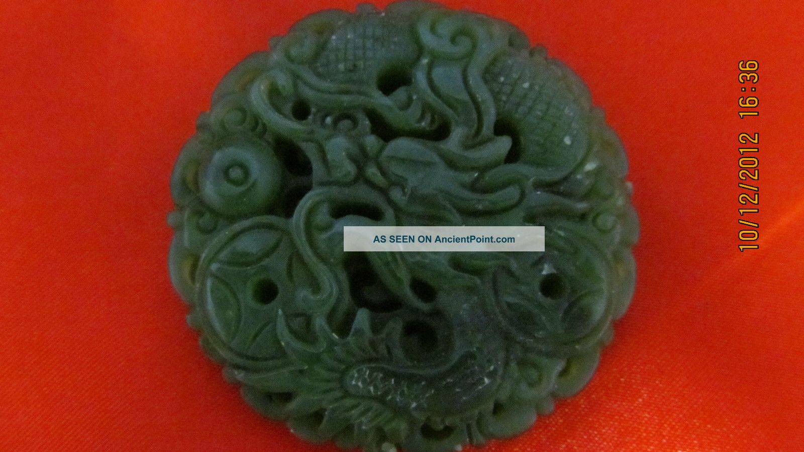Christmas Gift Rounded Chinese Jade Figure Of Dragon Carved Necklace&pendant Necklaces & Pendants photo