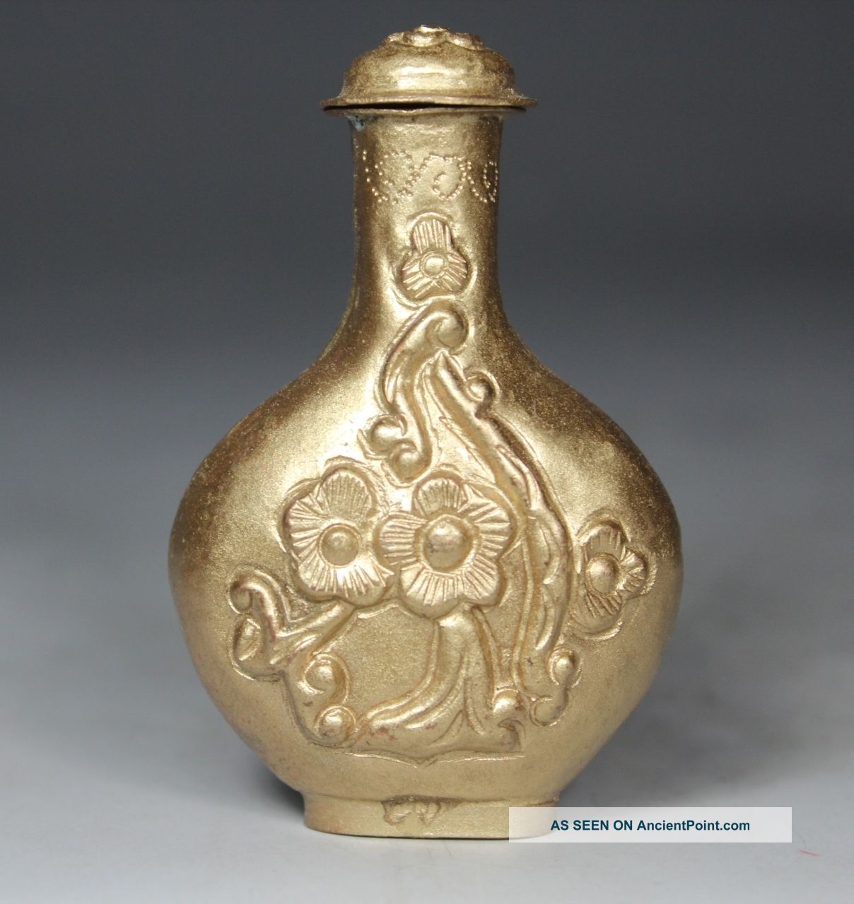 Chinese Old Copper Wonderful Handwork Carving Flower Snuff Bottle Snuff Bottles photo